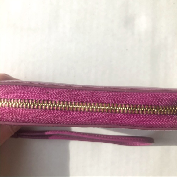Tory Burch Robinson Wristlet Smartphone Fuchsia - Picture 5 of 8